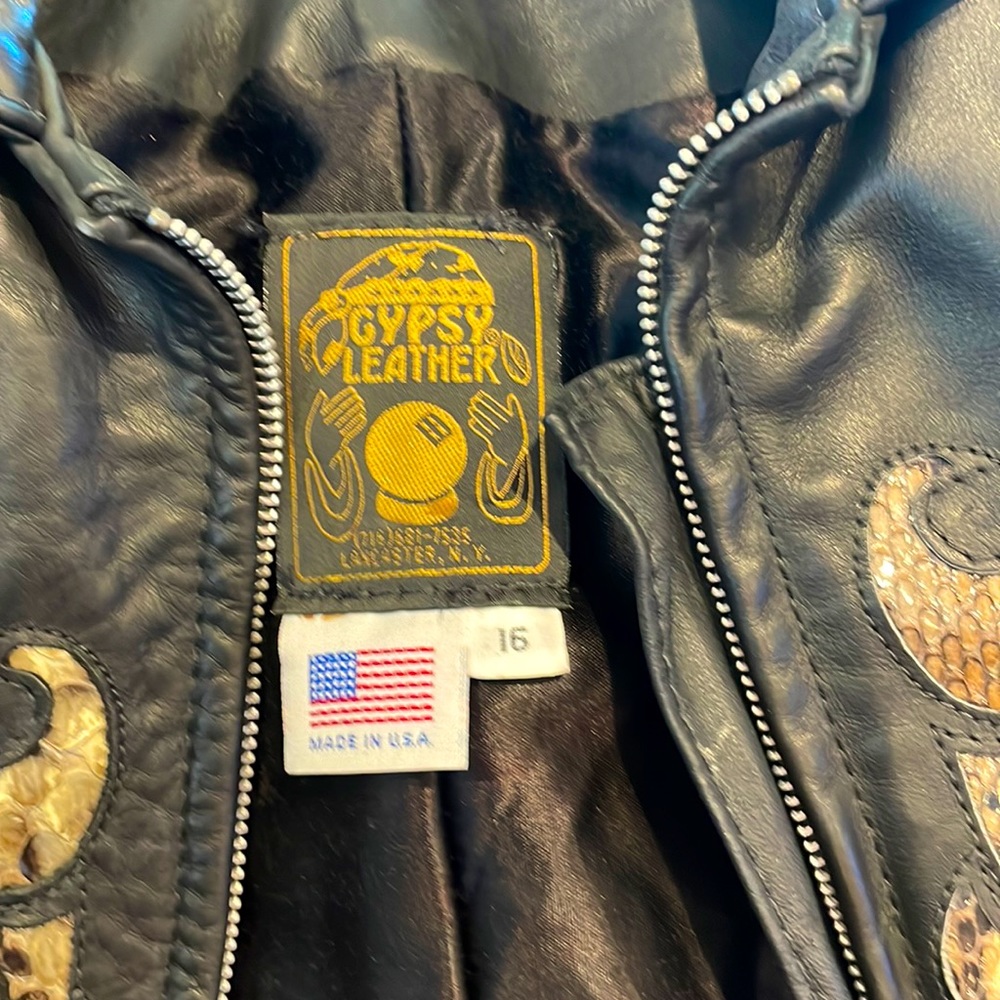 Gypsy leather jacket fits like a s/m